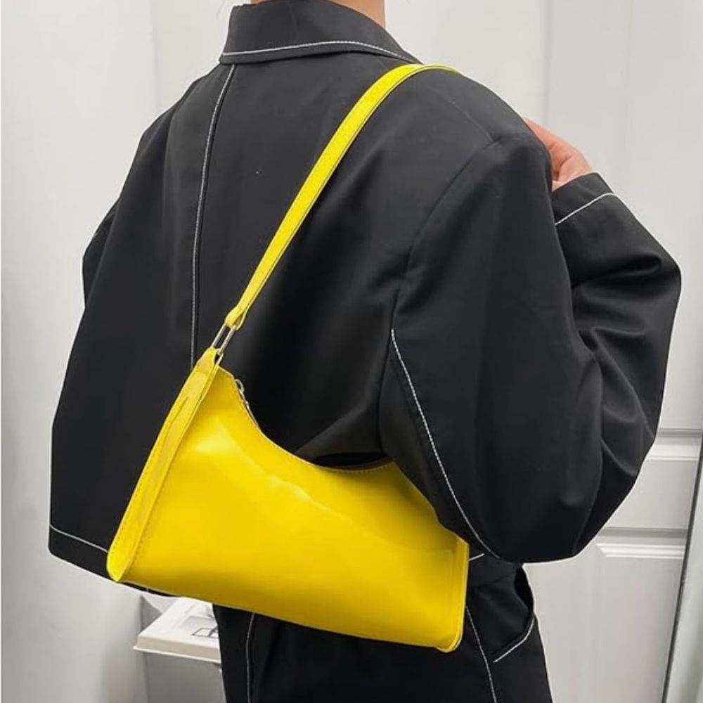 Great Condition  beautiful handbag used a couple of times buy great condition